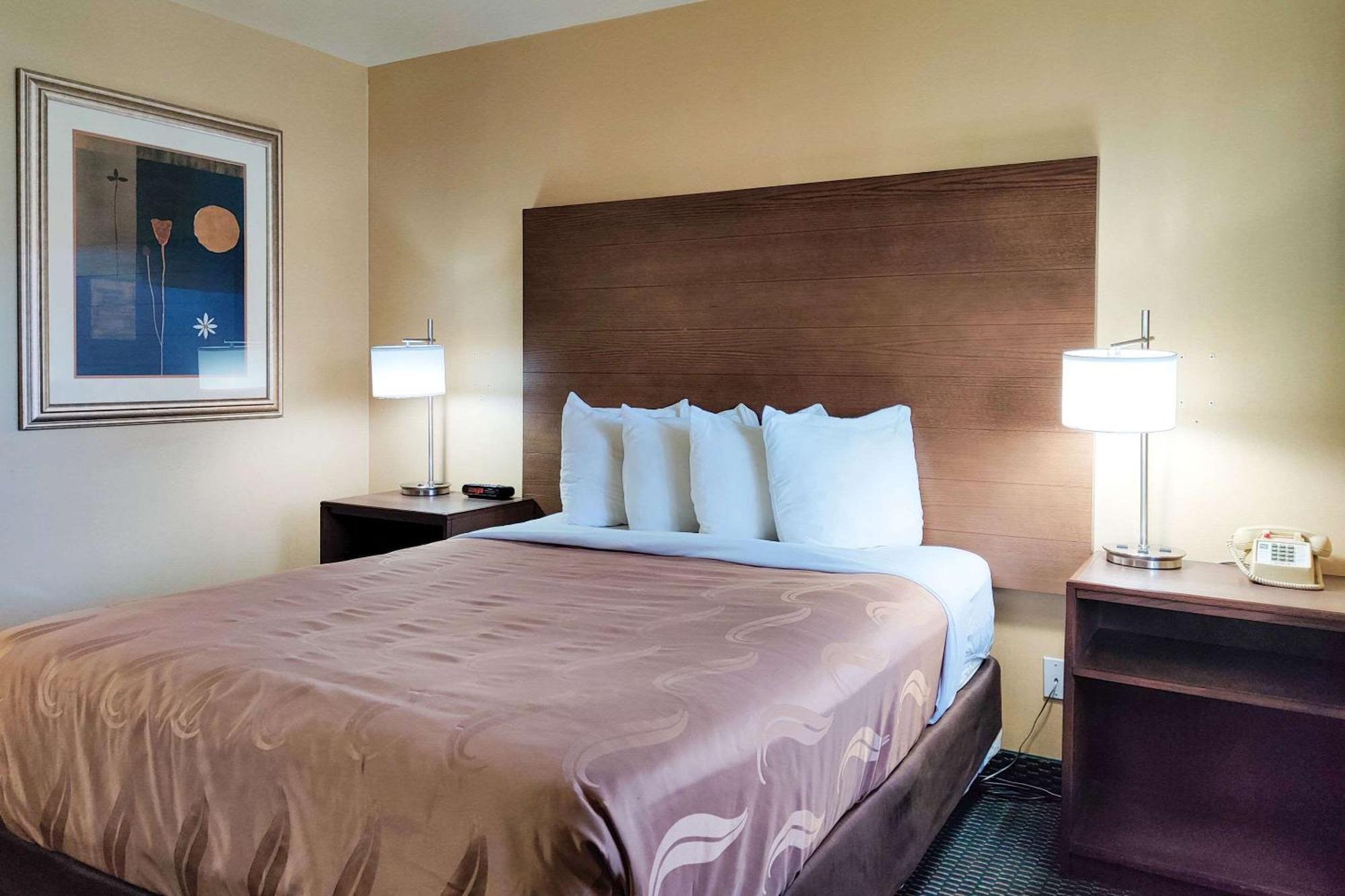 Standard Zimmer mit Queensize-Doppelbett für Nichtraucher